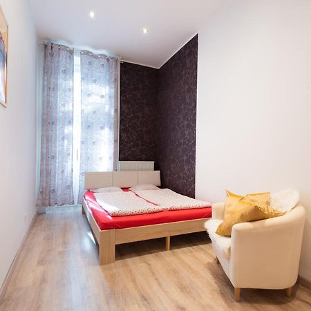 Standard Apartment By Hi5 - West End Center Budapest Exterior photo