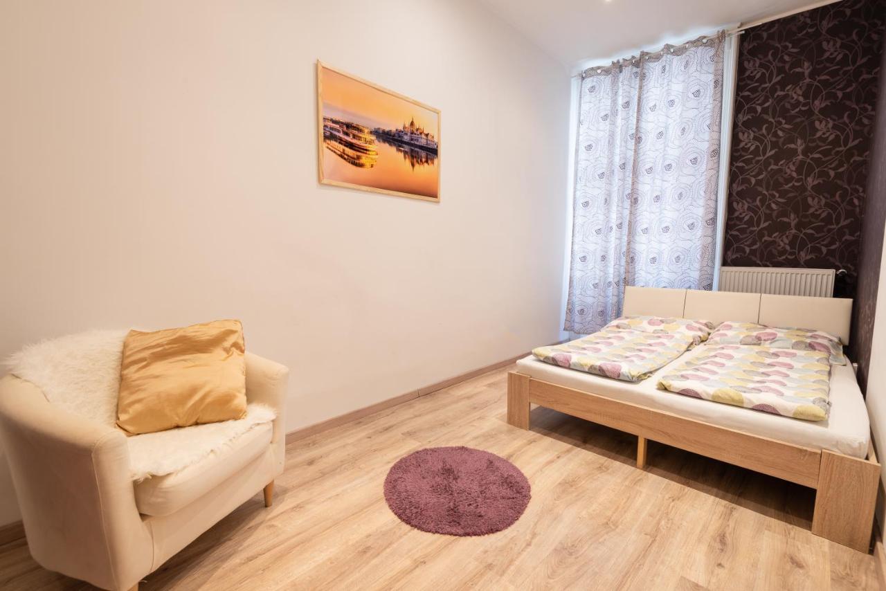 Standard Apartment By Hi5 - West End Center Budapest Exterior photo