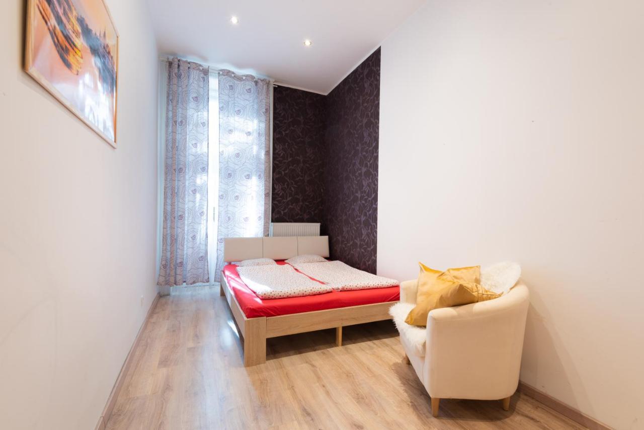 Standard Apartment By Hi5 - West End Center Budapest Exterior photo