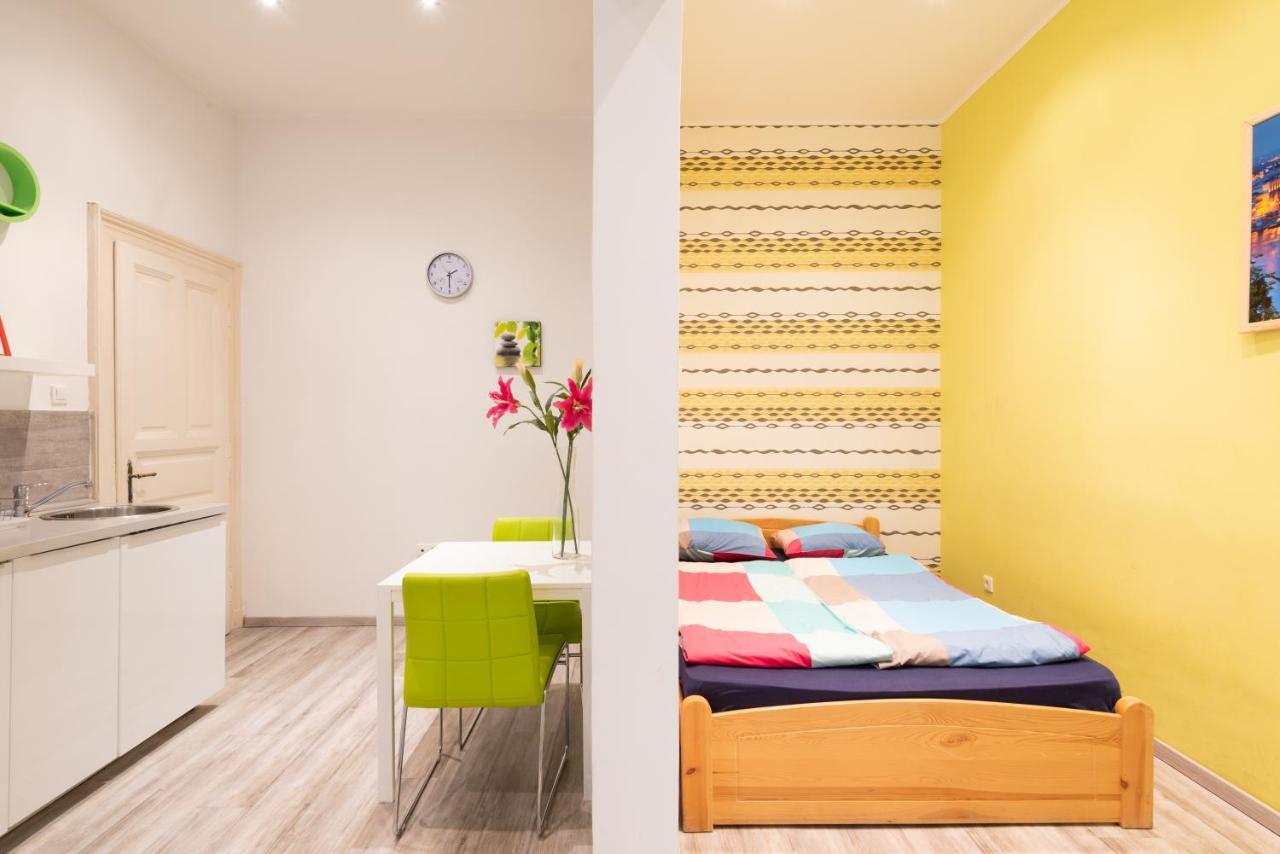 Standard Apartment By Hi5 - West End Center Budapest Exterior photo